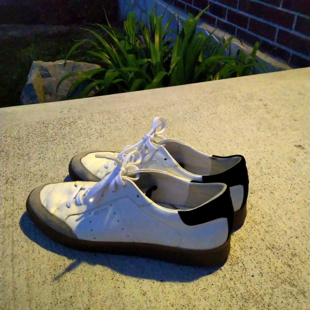 Luxury Sam Edelman leather sneakers!Euc